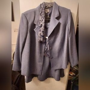 Purplish women skirt outfit